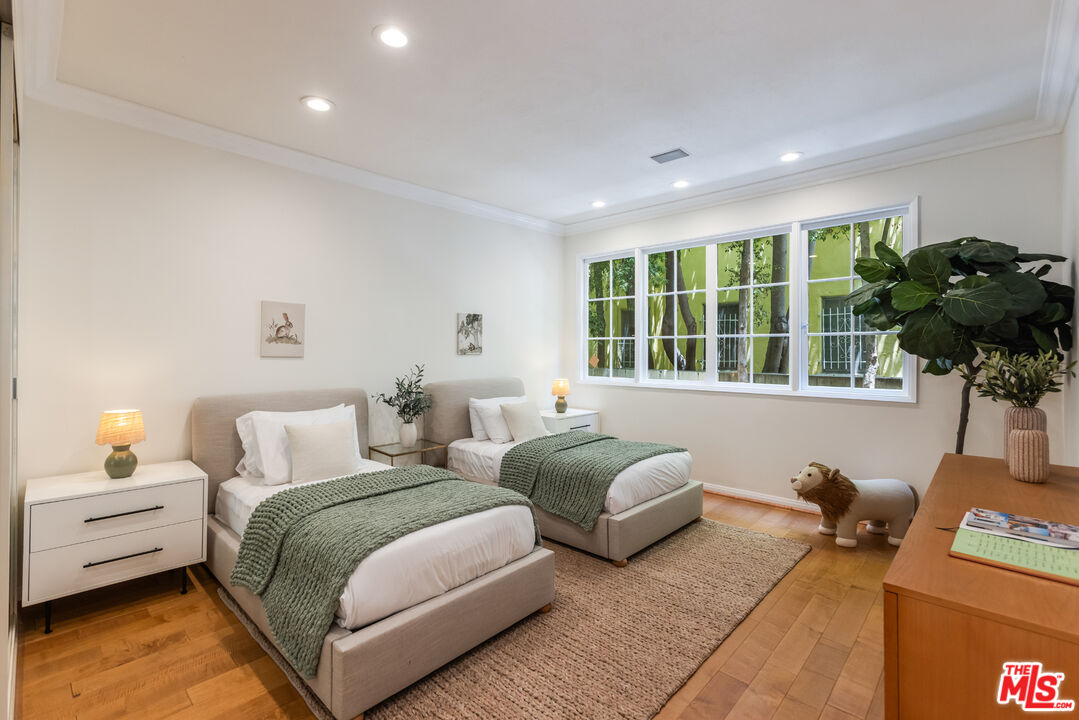 133 S Oakhurst Dr Unit: 104, Beverly Hills