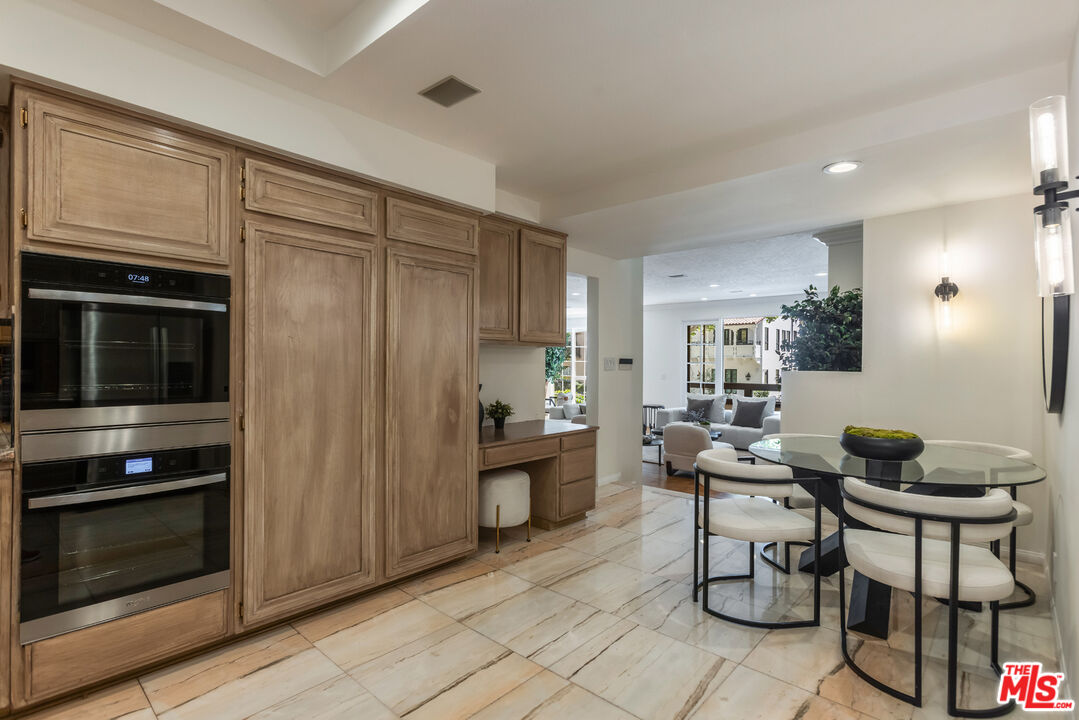 133 S Oakhurst Dr Unit: 104, Beverly Hills