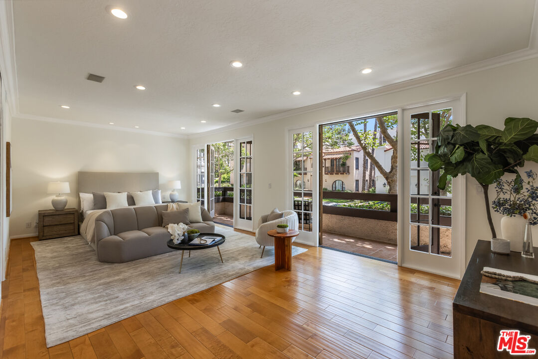 133 S Oakhurst Dr Unit: 104, Beverly Hills