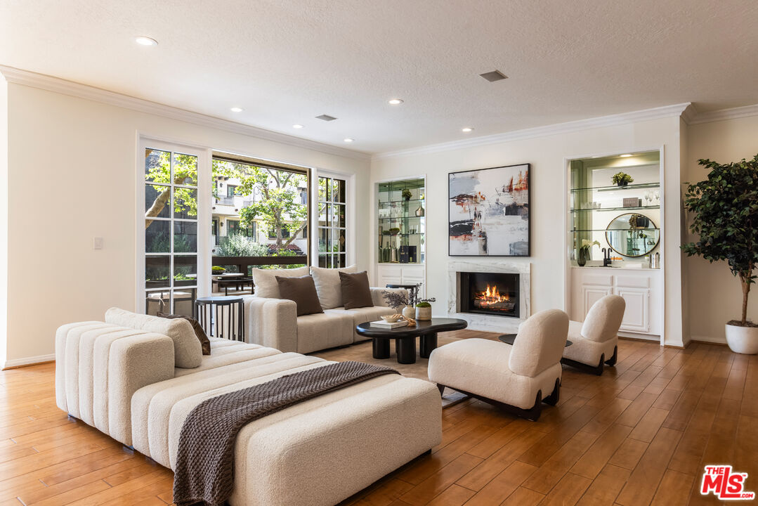 133 S Oakhurst Dr Unit: 104, Beverly Hills
