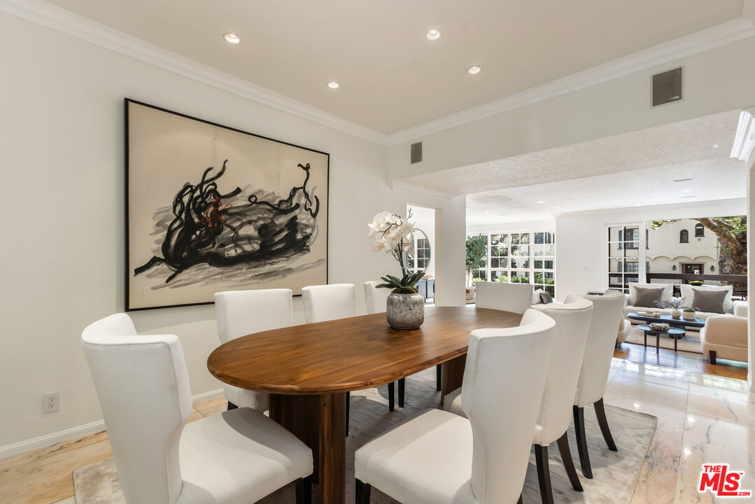 133 S Oakhurst Dr Unit: 104, Beverly Hills