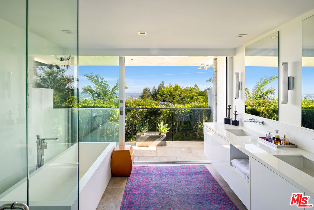 1476 Carla Rdg, Beverly Hills