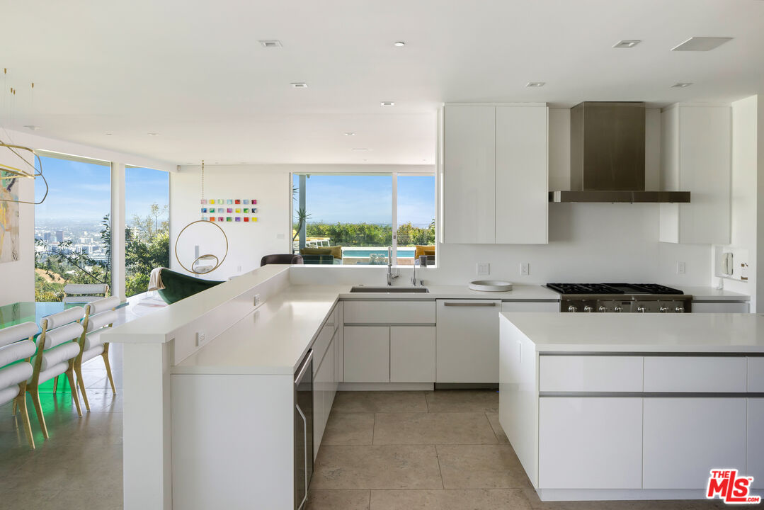 1476 Carla Rdg, Beverly Hills