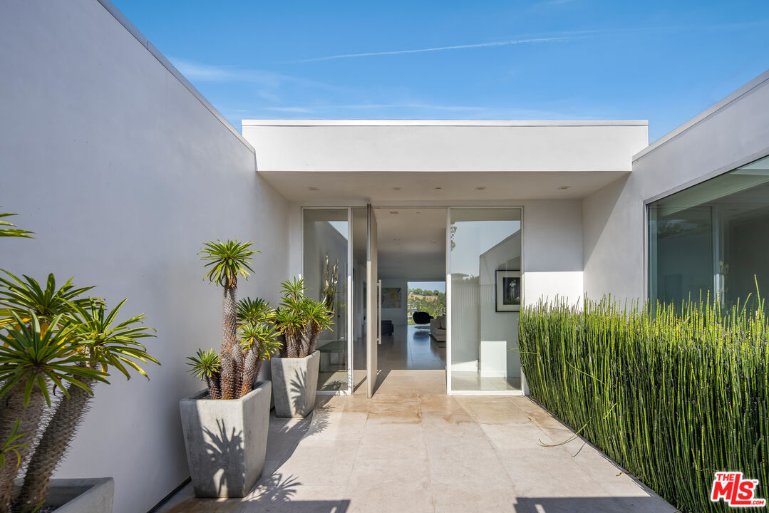 1476 Carla Rdg, Beverly Hills