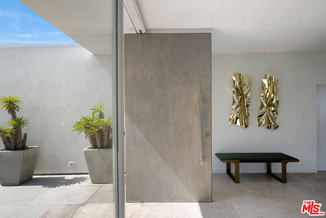 1476 Carla Rdg, Beverly Hills