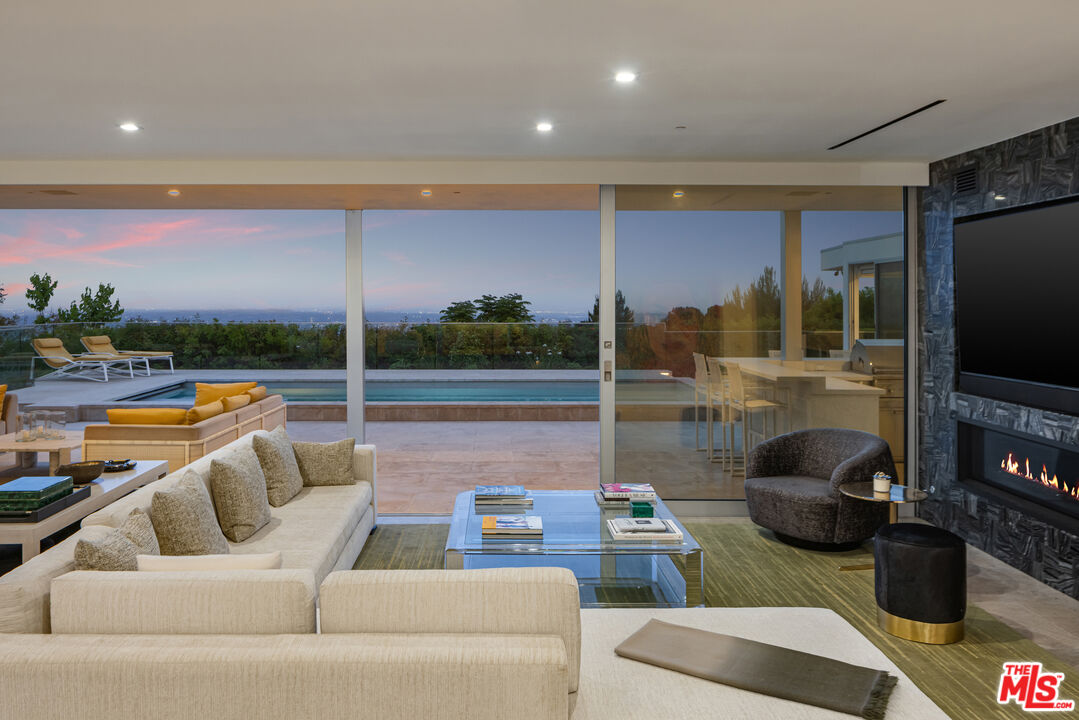 1476 Carla Rdg, Beverly Hills