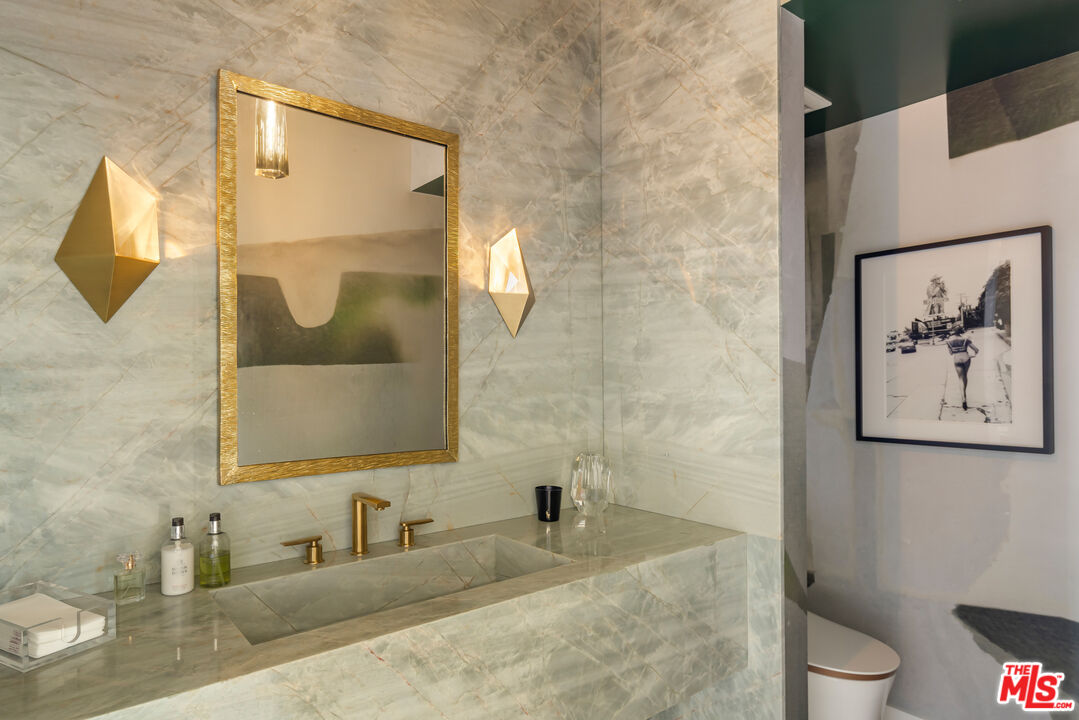 1476 Carla Rdg, Beverly Hills