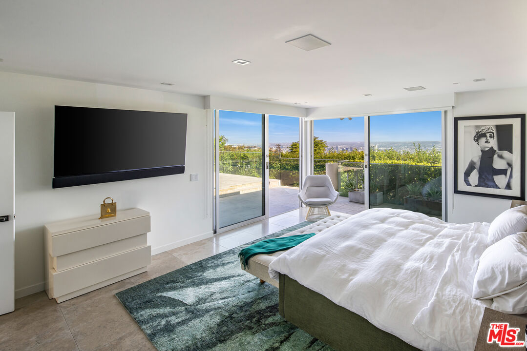 1476 Carla Rdg, Beverly Hills