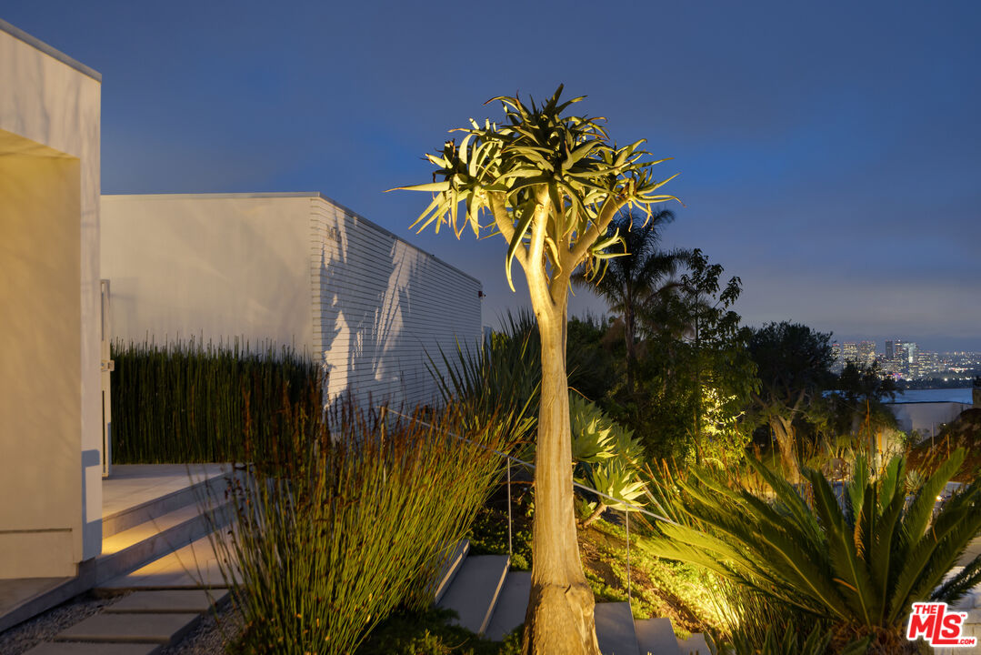 1476 Carla Rdg, Beverly Hills