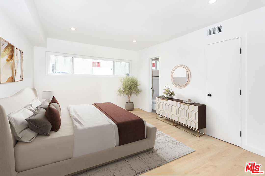 955 N Croft Ave Unit: 5