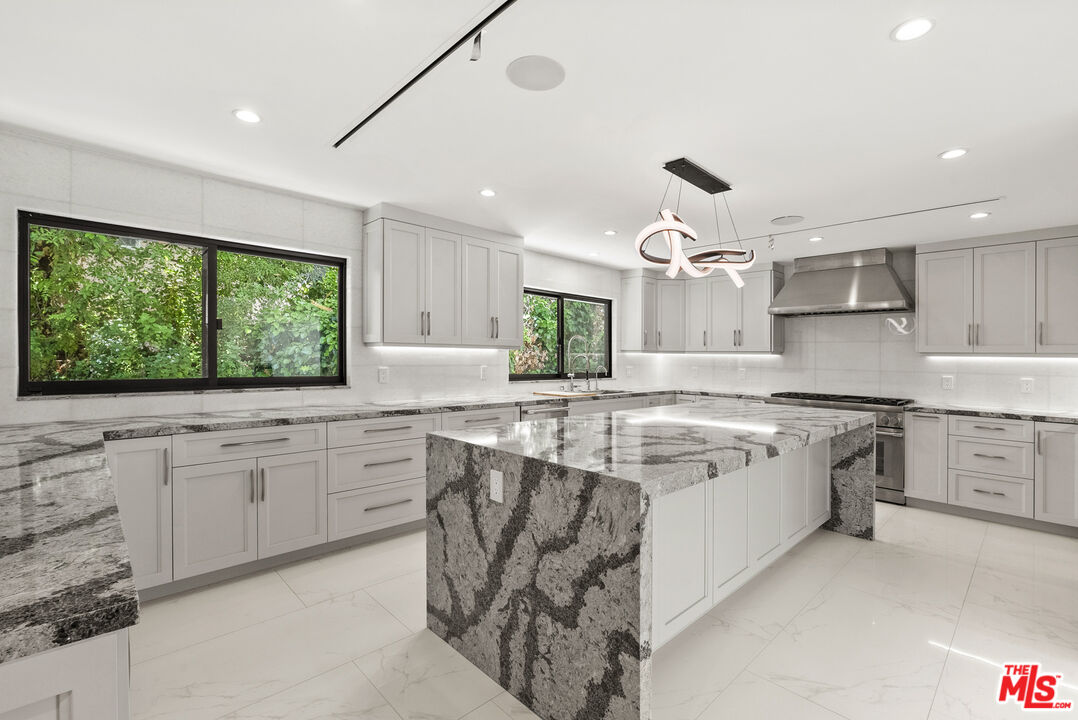 4423 Bergamo Dr