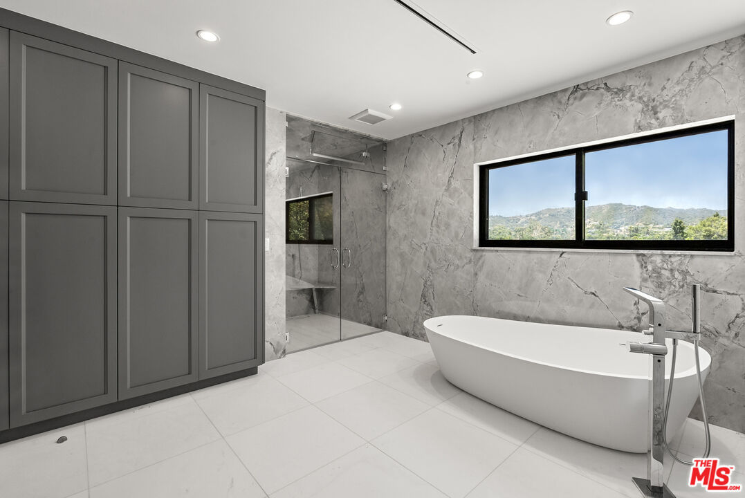 4423 Bergamo Dr