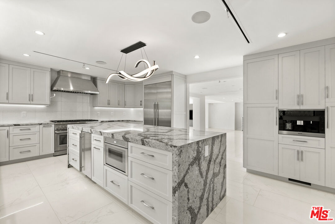 4423 Bergamo Dr