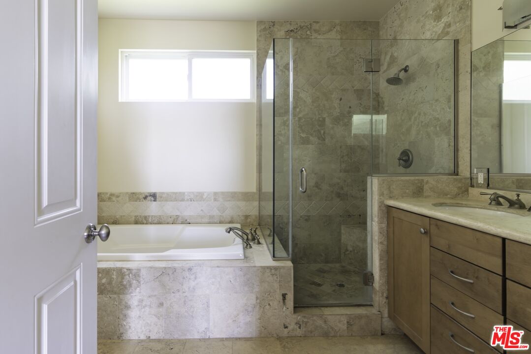 4025 Wade St Unit: 3