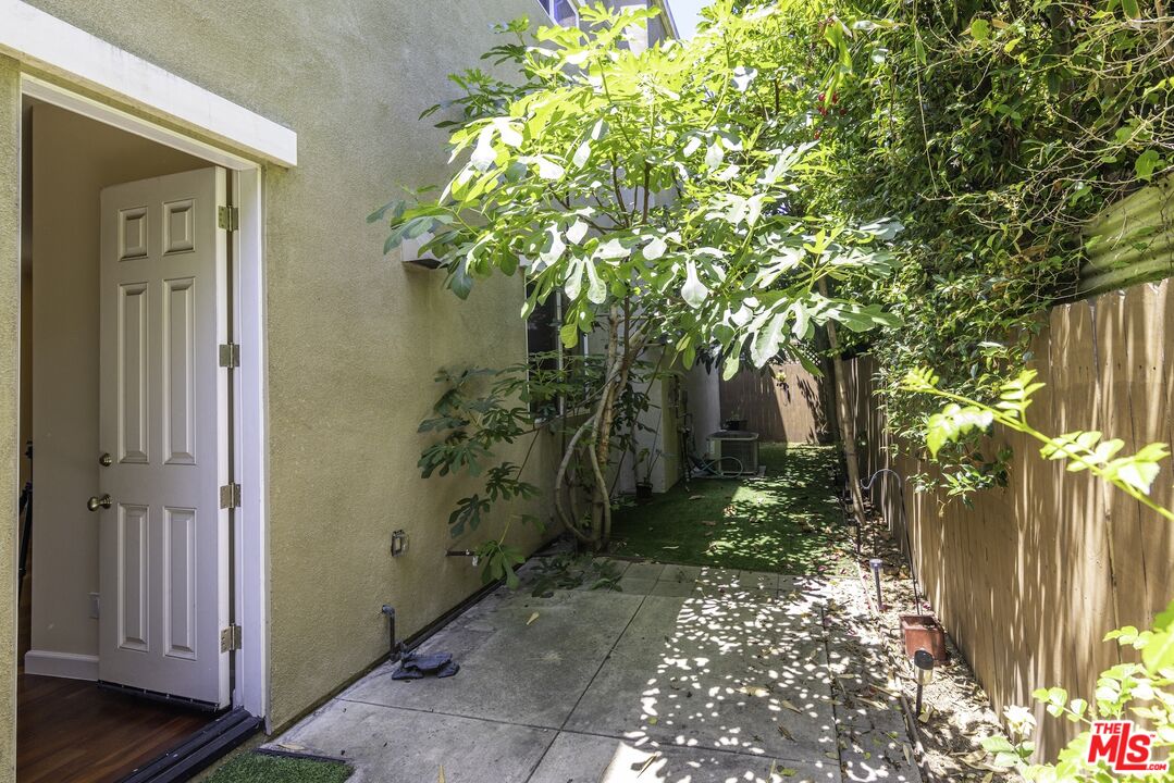 4025 Wade St Unit: 3