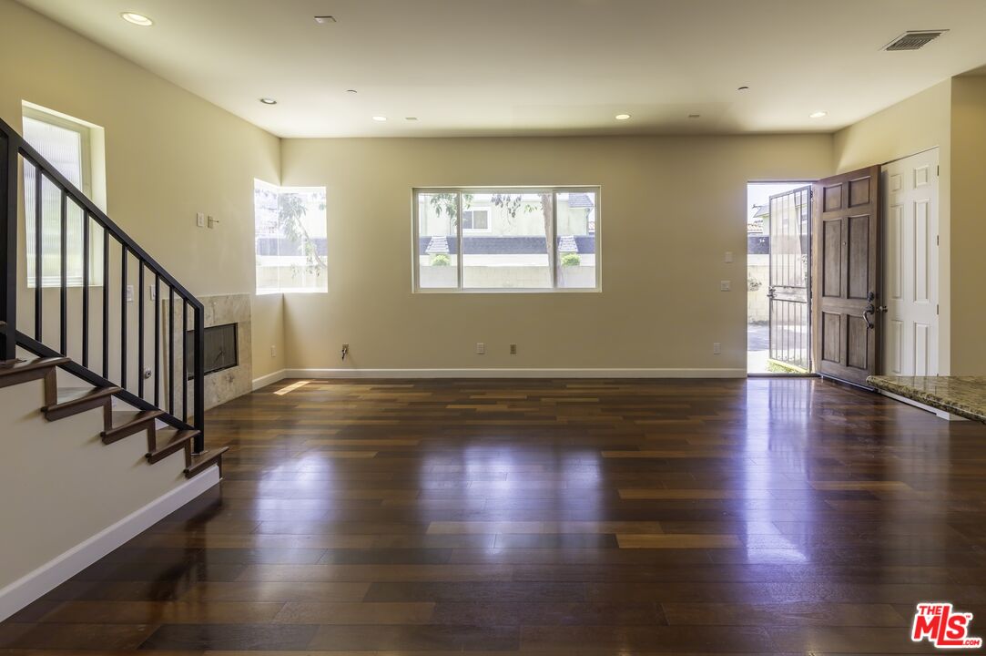 4025 Wade St Unit: 3