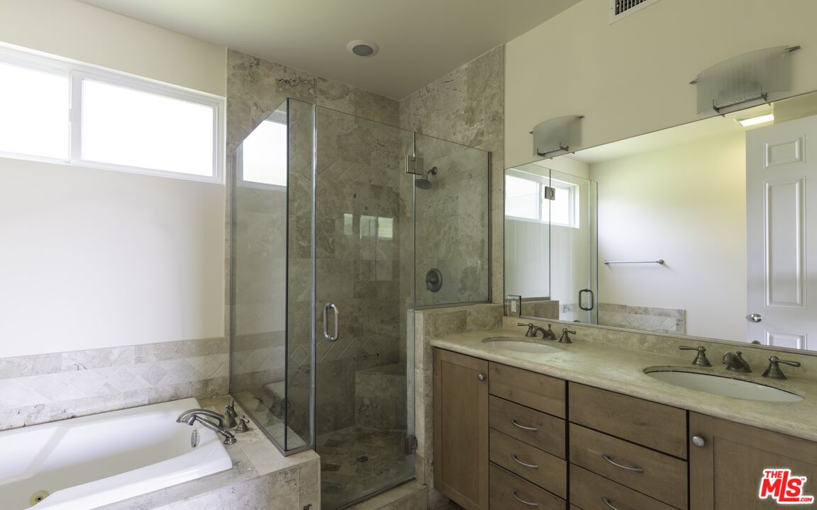 4025 Wade St Unit: 3