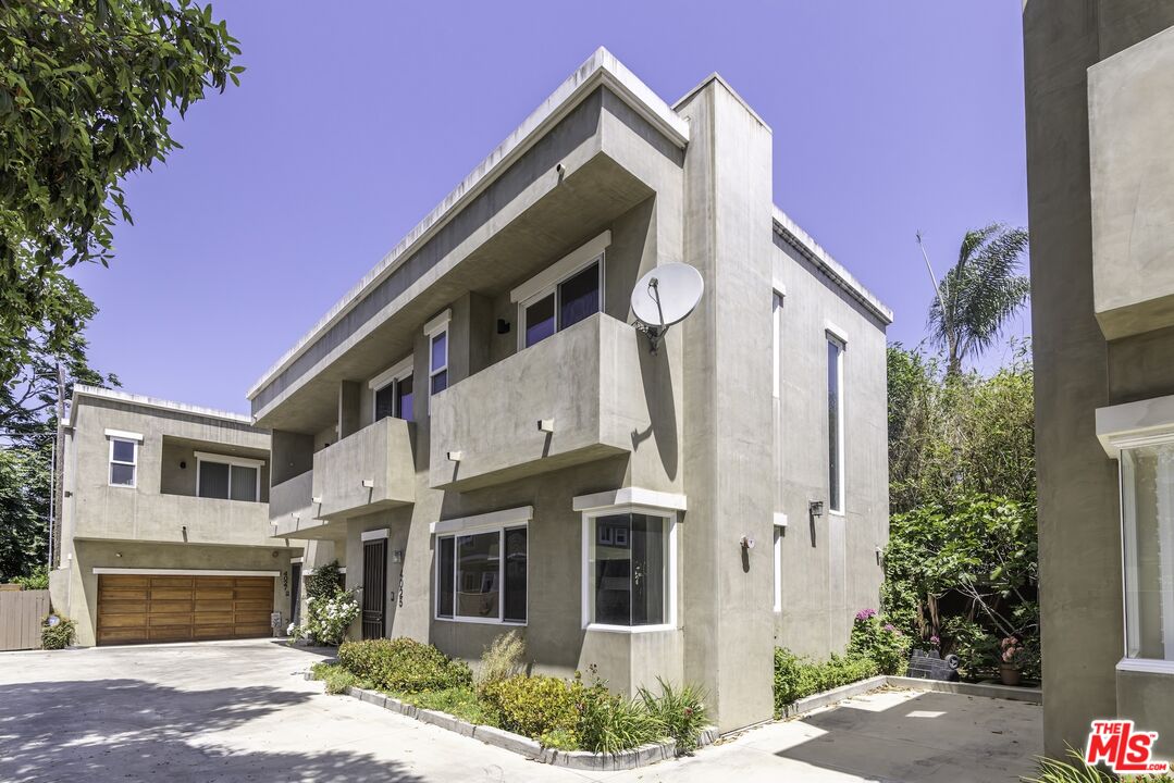 4025 Wade St Unit: 3