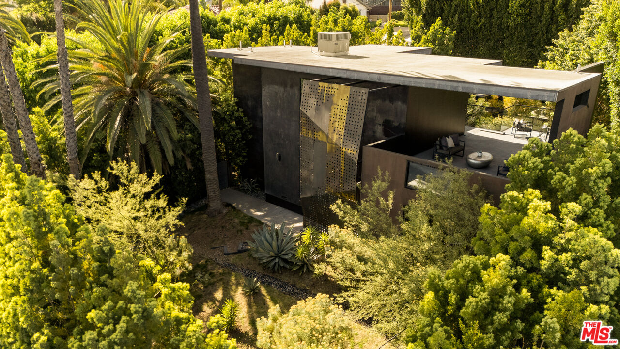 7431 Franklin Ave, Hollywood Hills West