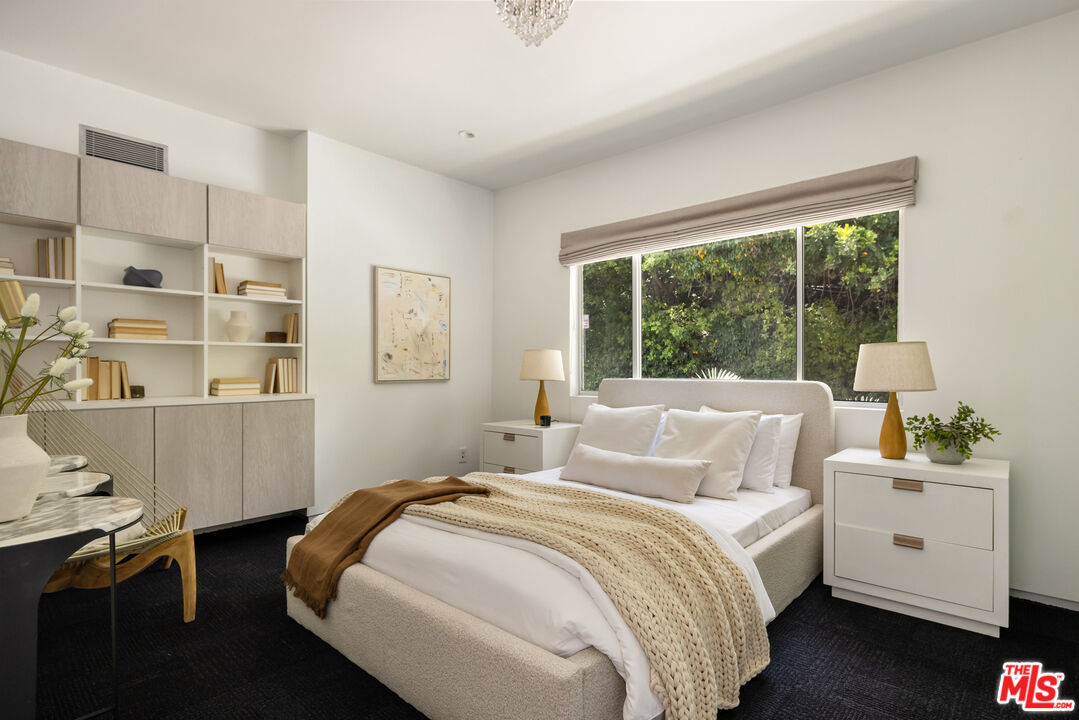 9346 Readcrest Dr, Beverly Hills 