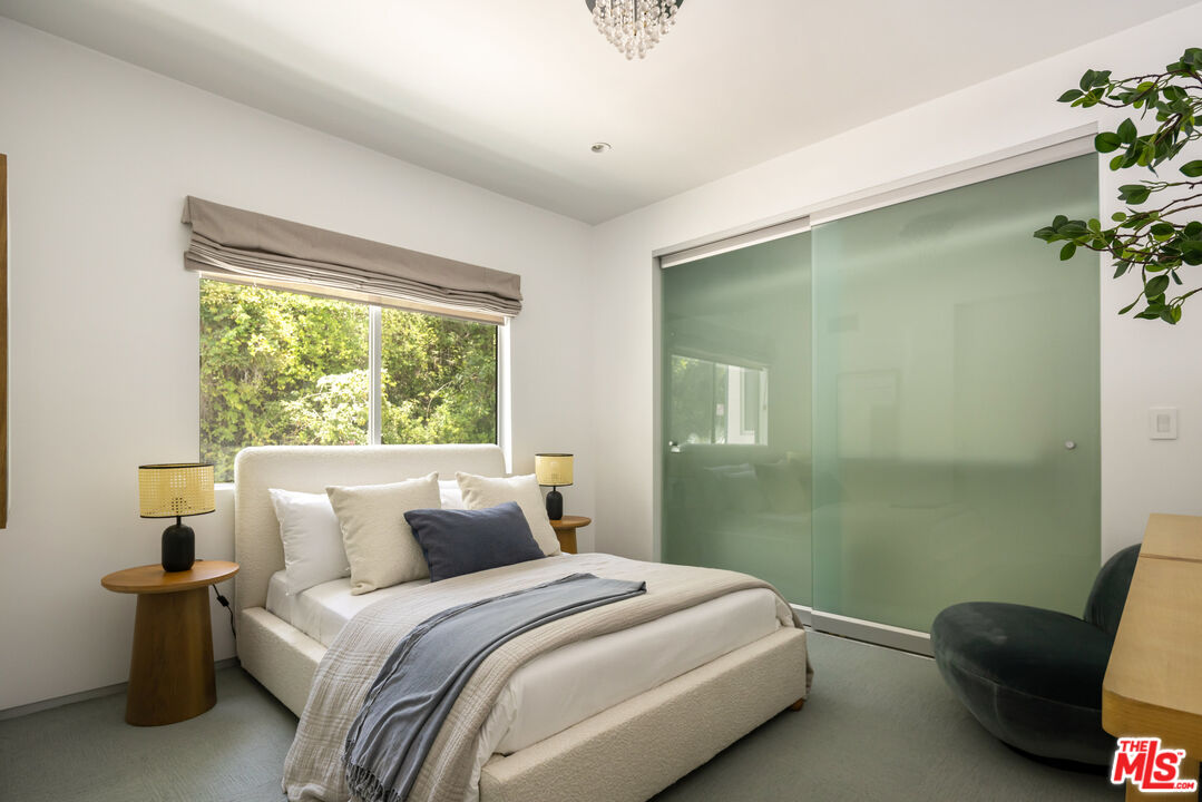 9346 Readcrest Dr, Beverly Hills 