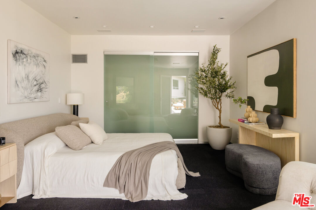 9346 Readcrest Dr, Beverly Hills 