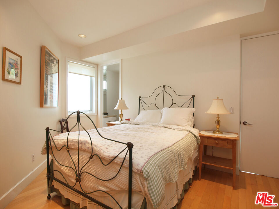 269 N Bundy Dr, Brentwood 