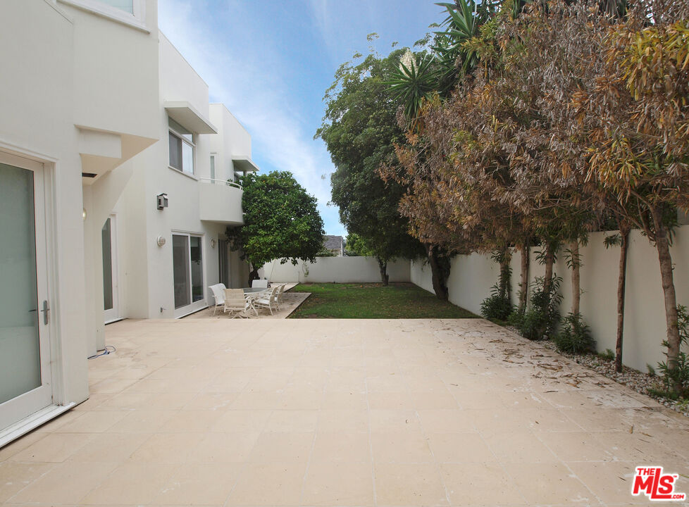 269 N Bundy Dr, Brentwood 