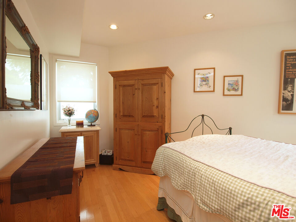 269 N Bundy Dr, Brentwood 