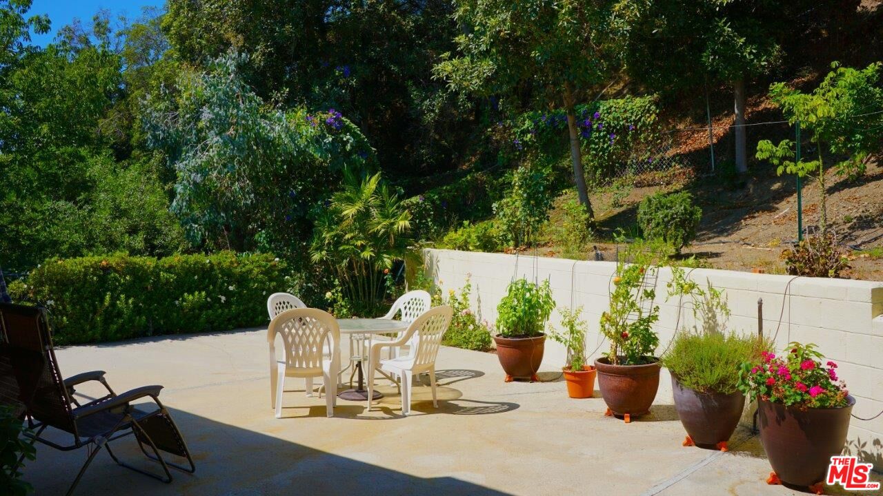 1461 Laurel Way, Beverly Hills