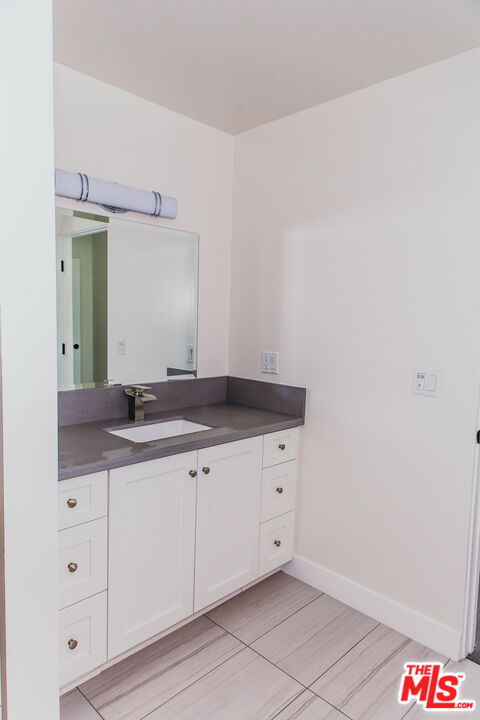 1431 S Sherbourne Dr Unit: 3