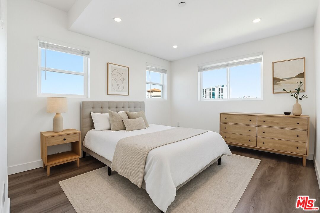 1431 S Sherbourne Dr Unit: 3, Beverlywood 