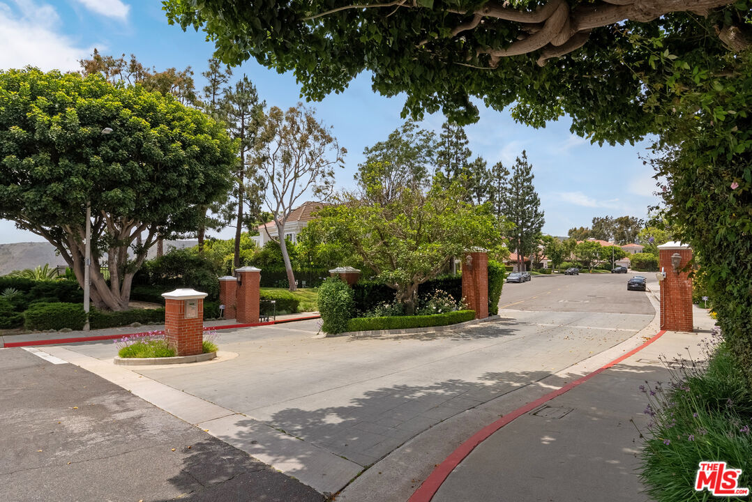 2282 Canyonback Rd, Brentwood