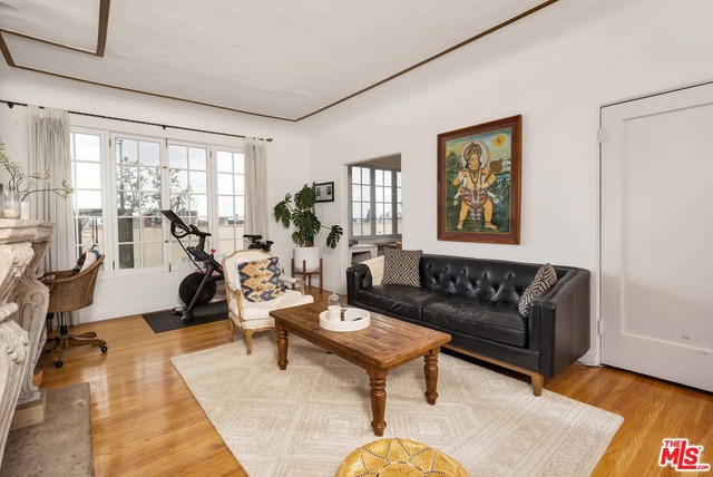 1345 N Hayworth Ave Unit: 312