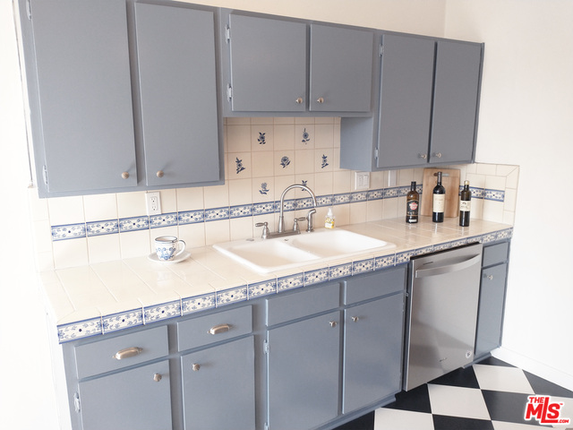 1345 N Hayworth Ave Unit: 312