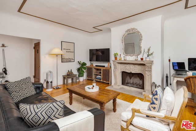 1345 N Hayworth Ave Unit: 312