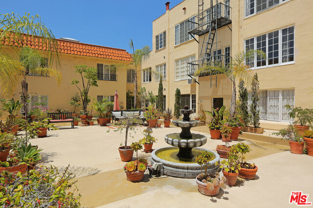 1345 N Hayworth Ave Unit: 312