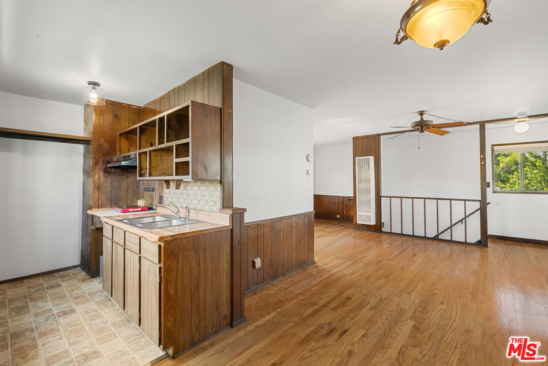 1122 S La Peer Dr, Beverlywood Vicinity
