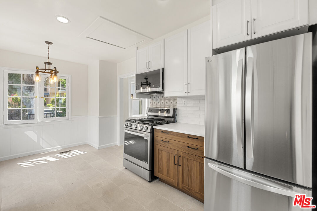 1122 S La Peer Dr, Beverlywood Vicinity