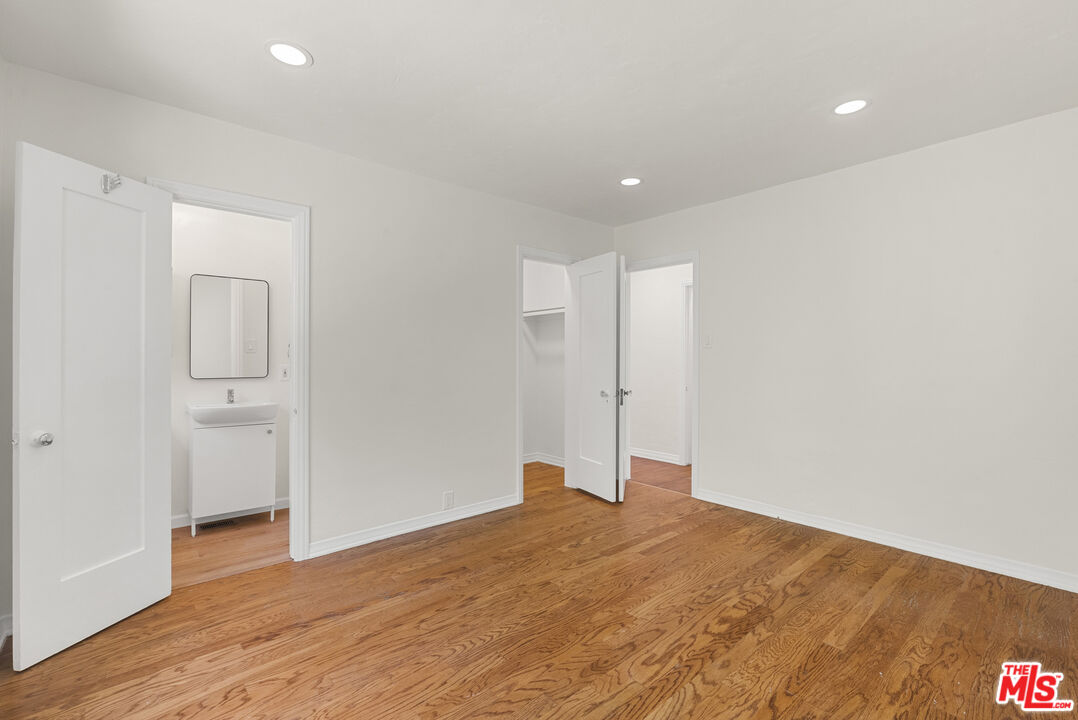 1122 S La Peer Dr, Beverlywood Vicinity
