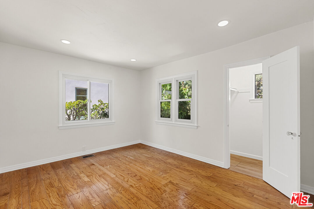 1122 S La Peer Dr, Beverlywood Vicinity