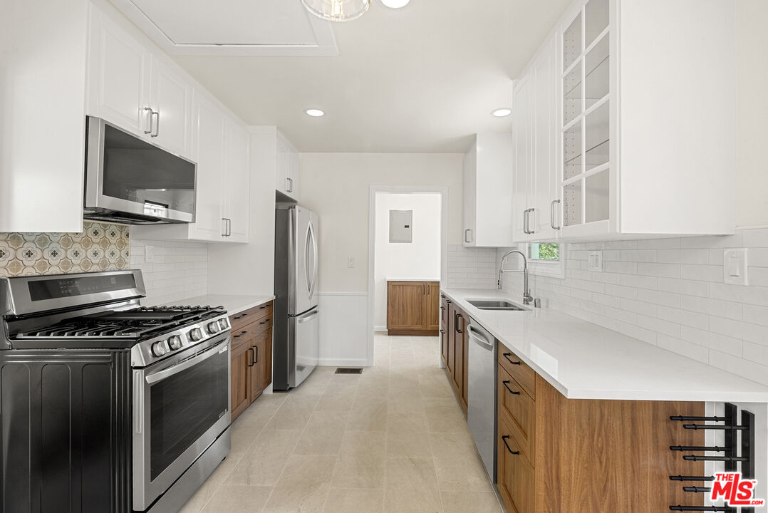 1122 S La Peer Dr, Beverlywood Vicinity