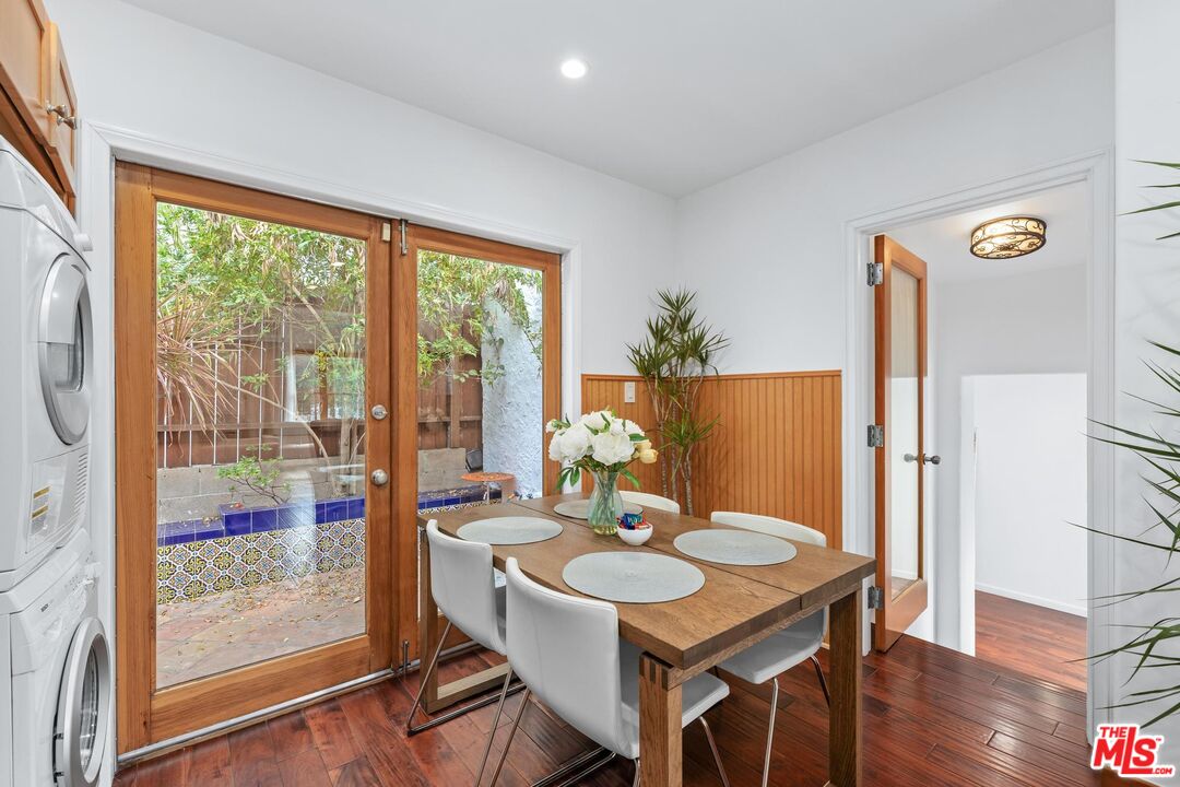 8827 Betty Way, west hollywood