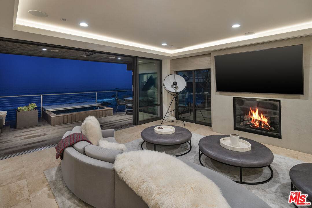 31504 Victoria Point Rd, Malibu