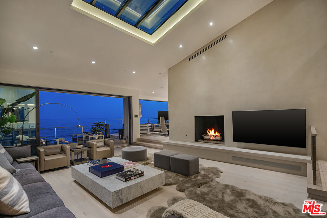 31504 Victoria Point Rd, Malibu