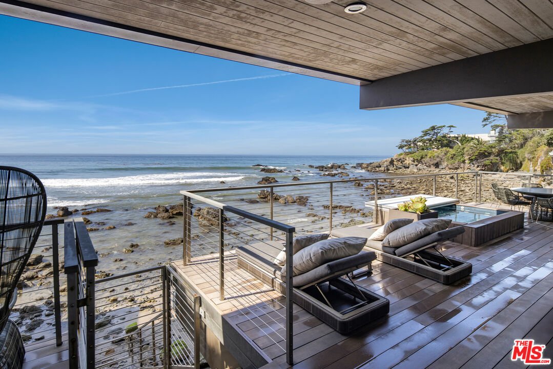 31504 Victoria Point Rd, Malibu