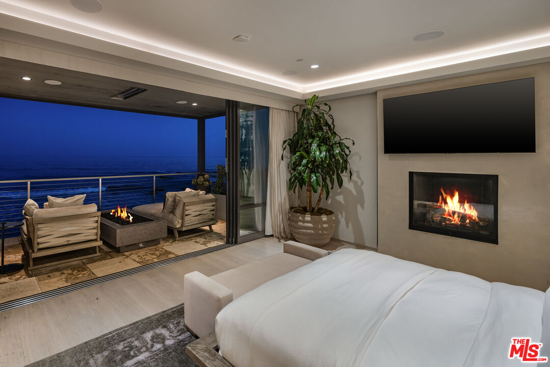 31504 Victoria Point Rd, Malibu