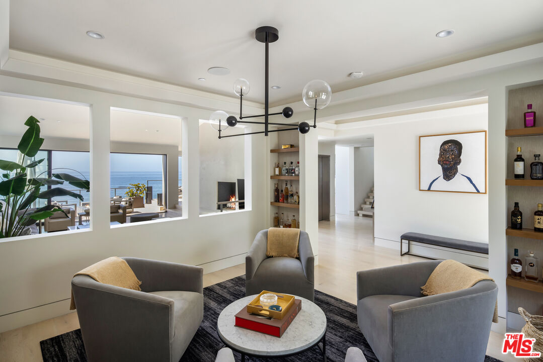 31504 Victoria Point Rd, Malibu