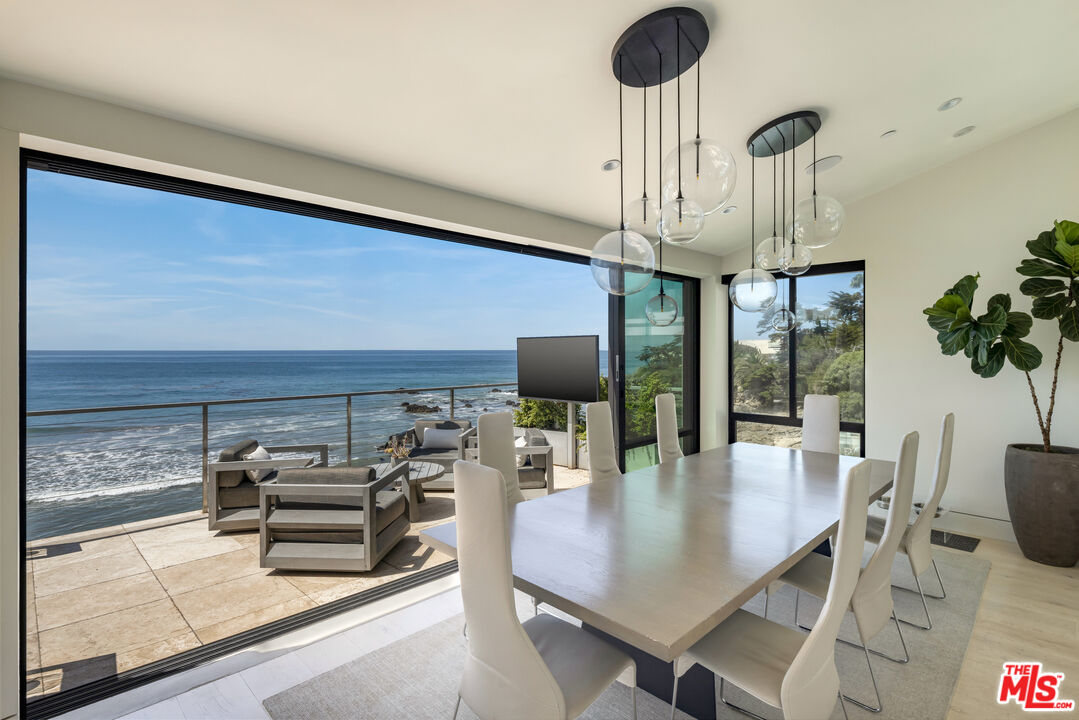 31504 Victoria Point Rd, Malibu