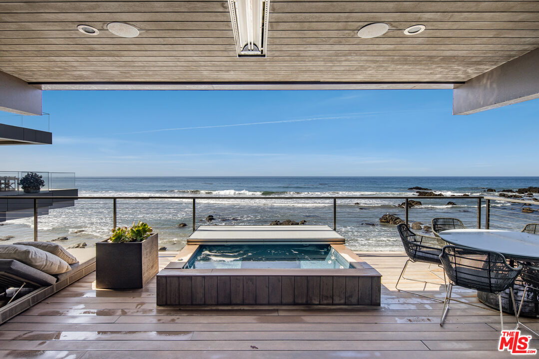 31504 Victoria Point Rd, Malibu